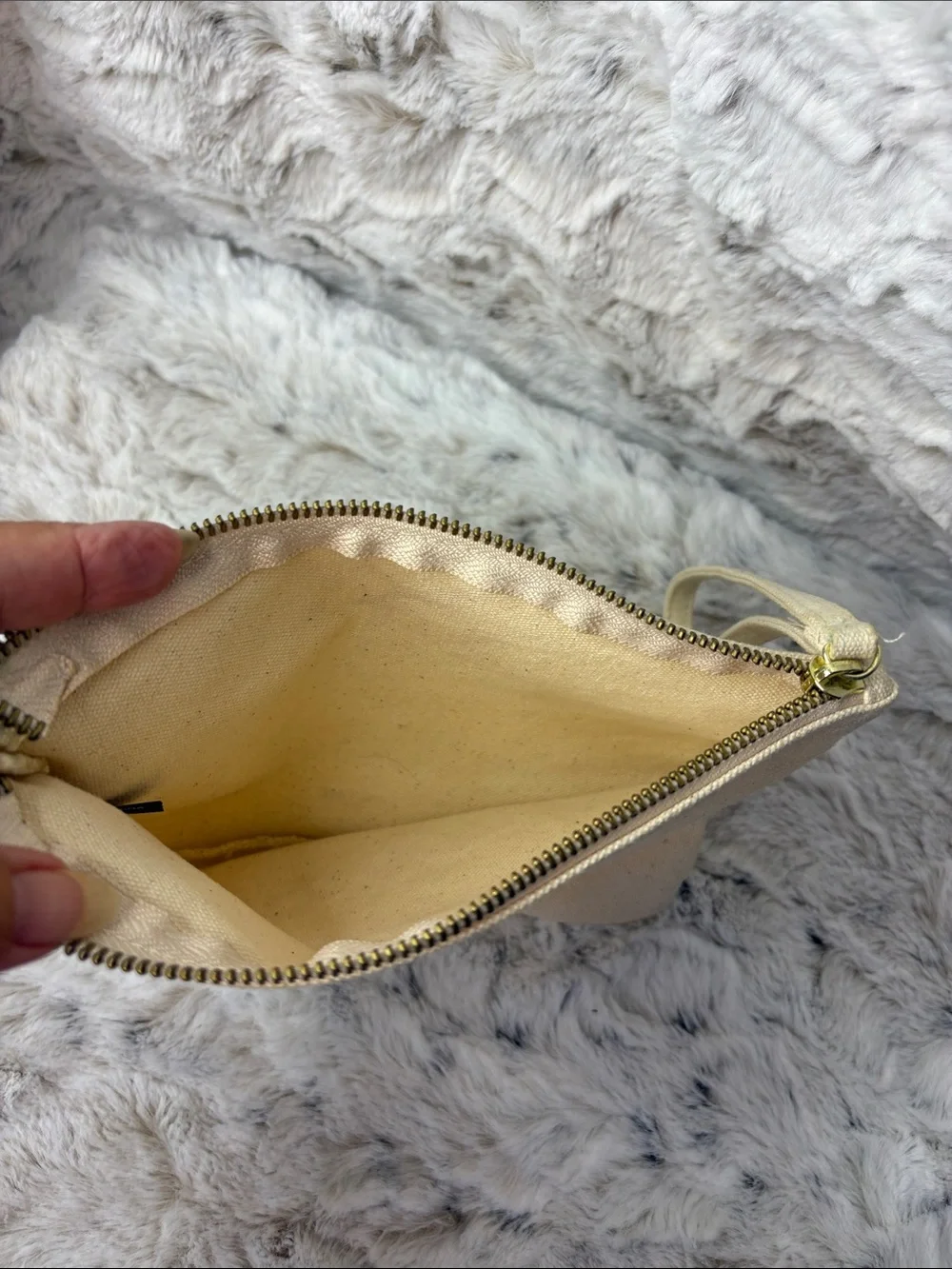 Canvas 'je t'aime' Makeup Bag in Cream with Gold Script. Lancôme
